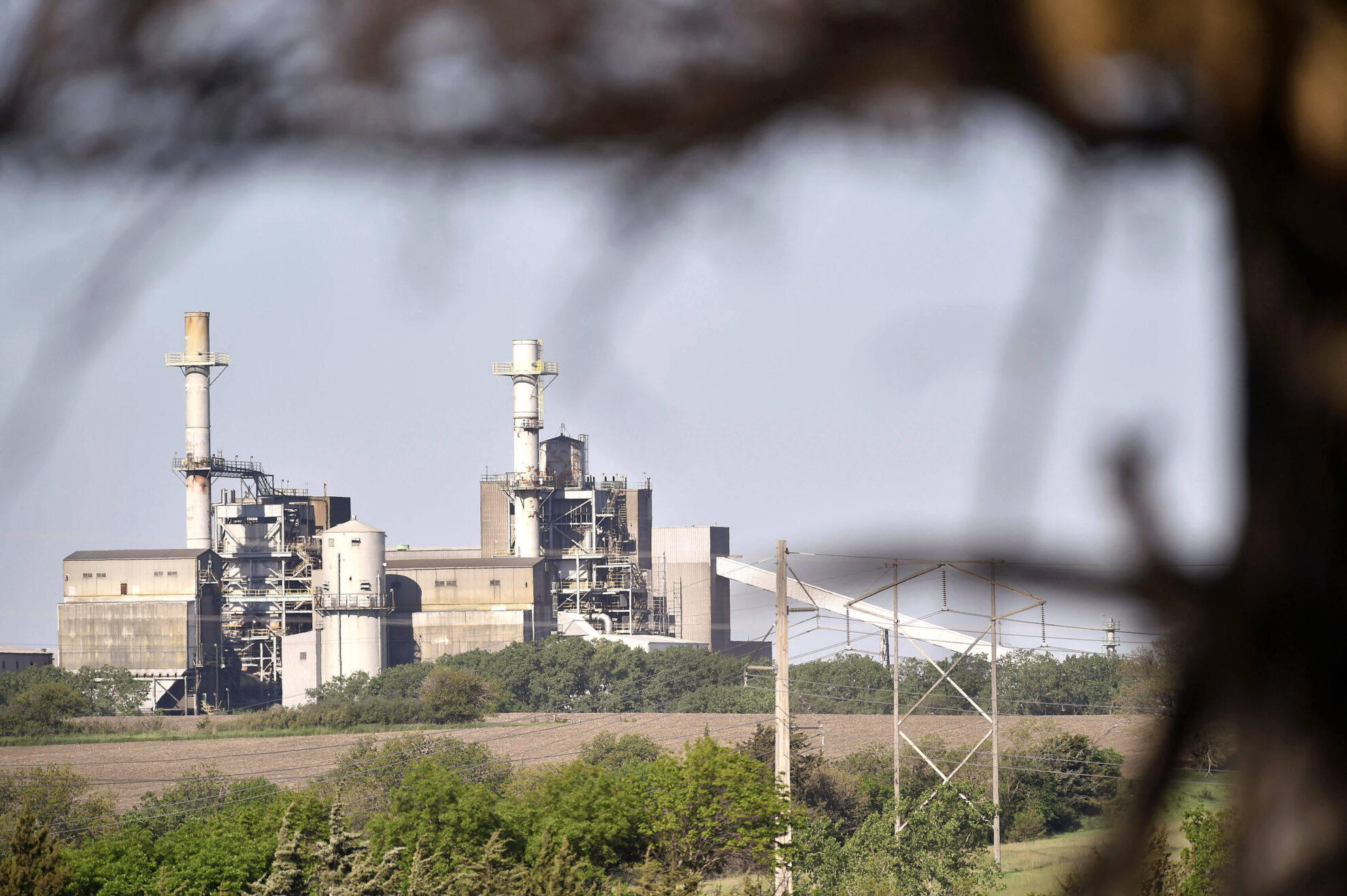 Nebraska Public Power District&#039;s Sheldon Power Station near Hallam. NPPD purchased a nearby tract of land from two executives earlier this year for $5 million, around five times the land’s assessed value.<br />(Eric Gregory / Flatwater Free Press)
