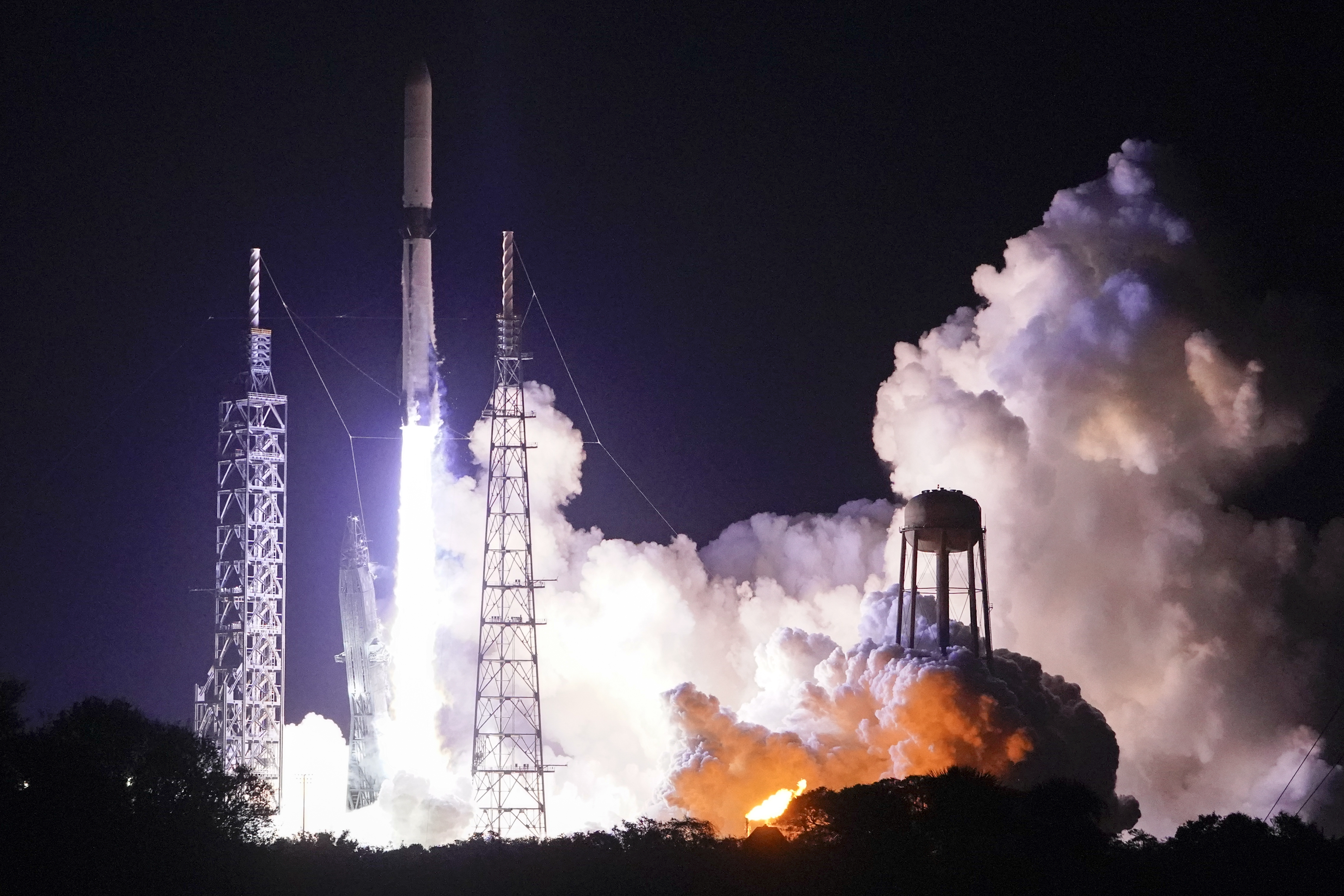 Blue Origin&#039;s New Glenn rocket lifts off from Launch Complex 36 at the Cape Canaveral Space Force Station, Jan. 16, 2025, in Cape Canaveral, Fla.<br />(John Raoux / AP Photo)