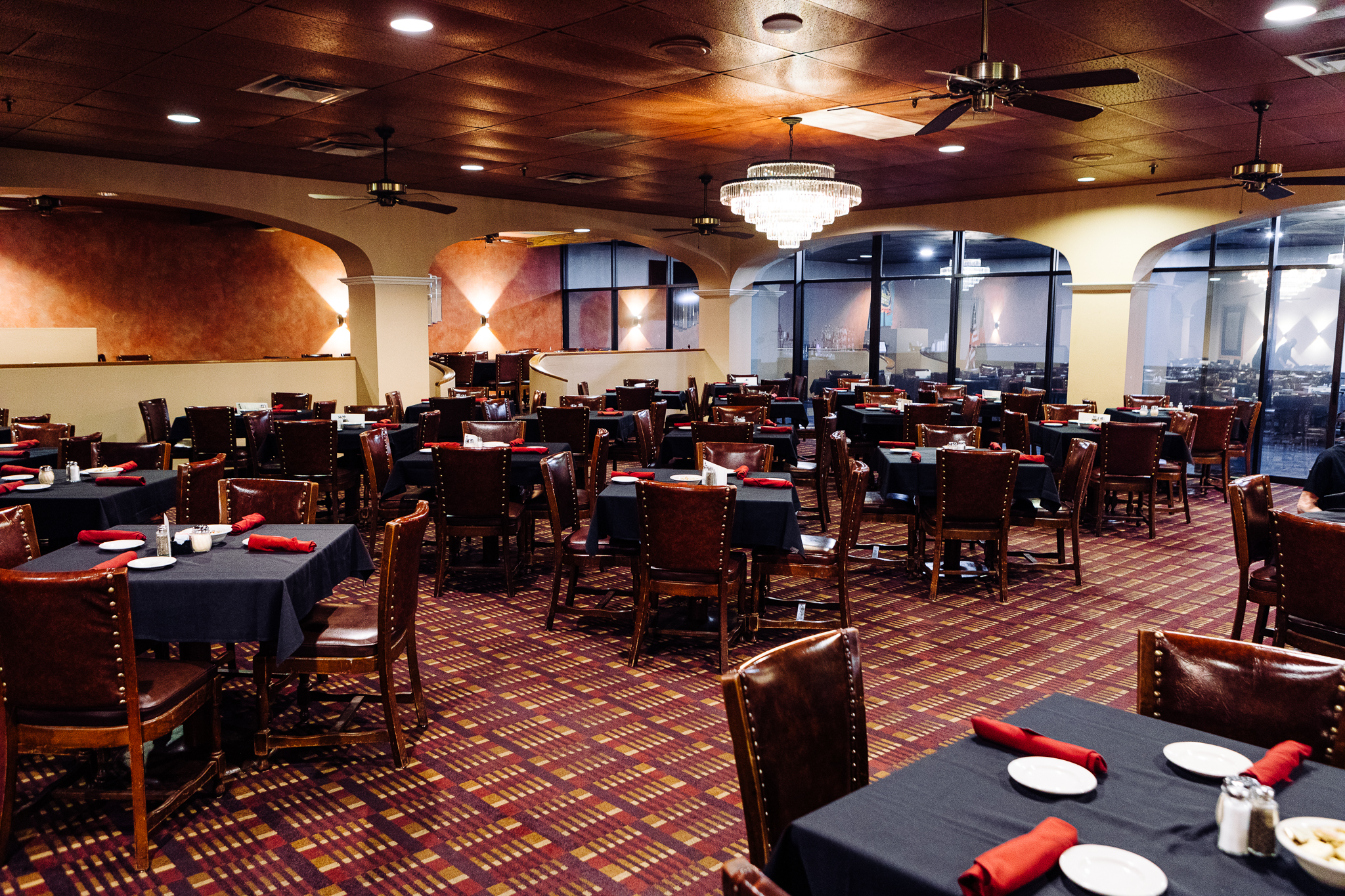 The owners of Cascio’s updated the bar area and serve the full menu here. The area, including a fireplace, attracts a younger diner, especially on weekends.<br />(Joshua Foo / Flatwater Free Press)