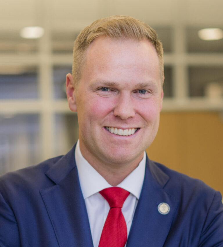 Brett Lindstrom