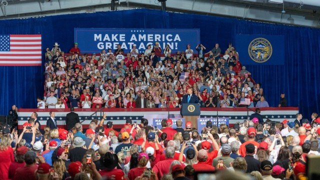 President Donald Trump headlines a 2026 midterms rally in Grand Island, Nebraska, on Monday, Oct. 5, 2026, at the Nebraska State Fairgrounds with thousands in attendance.
(Zach Wendling / Nebraska Examiner)